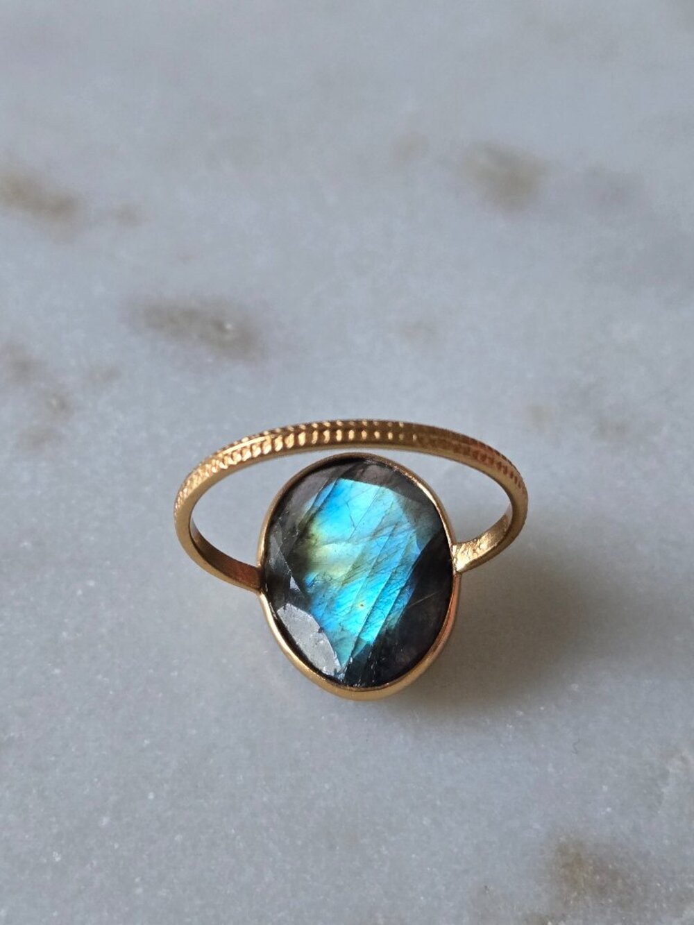 Labradorite? Asymmetrical oval ring - Picture 12 of 15
